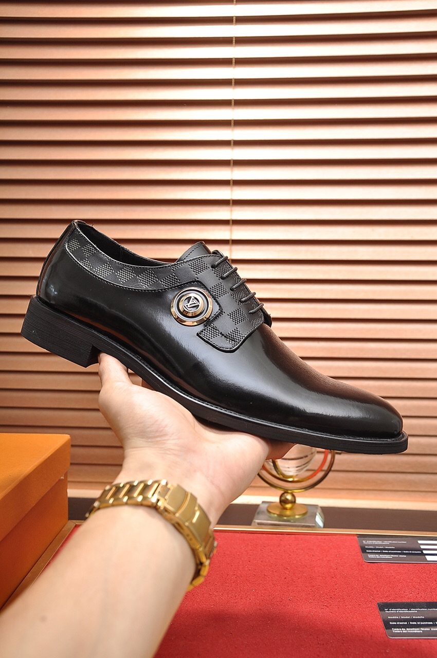 Louis Vuitton Black Glossy Lace-Up Dress Shoes