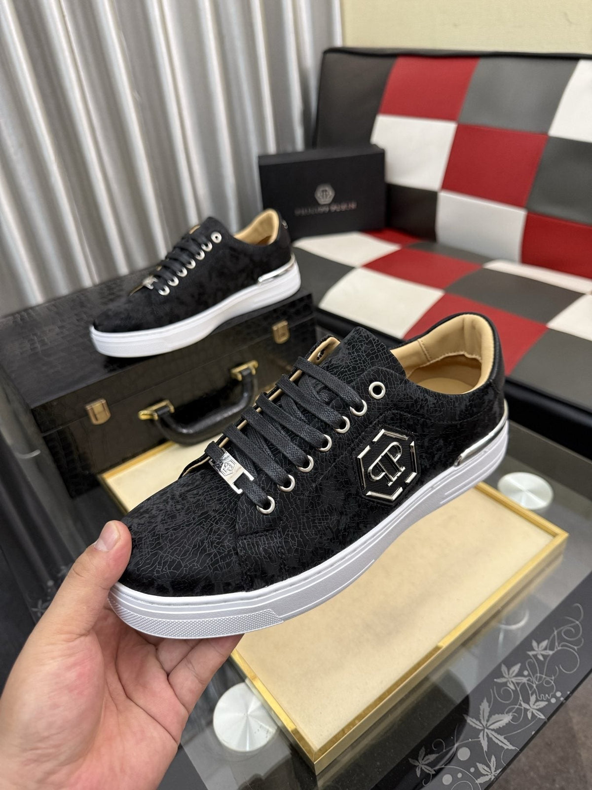 Philipp Plein Emblem Low-Top Sneakers